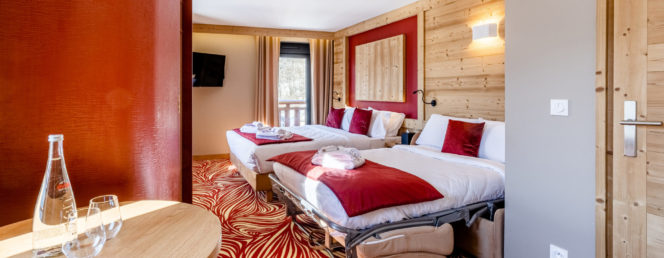 [Hôtel Les Cimes]Chambre quadruple rouge Hôtel Les Cîmes