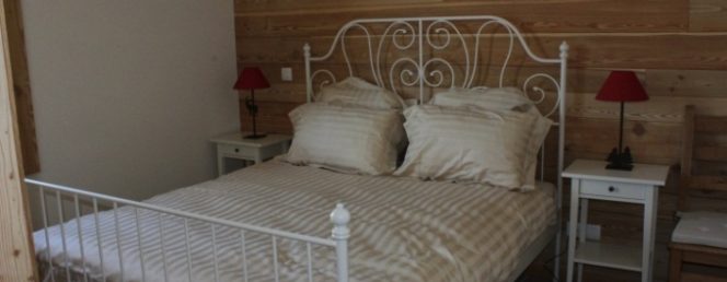 [Chalet de la Sagne n°201]06-masterbedrooma201chaletdelsagne