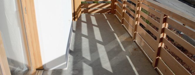 [Les Améthystes – Gamore Jean Michel]balcon