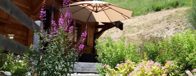 [Chalet Skidh]22. chalet Skidh . escalier extérieur bucolique