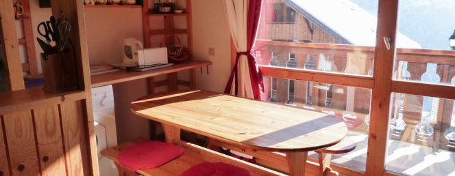 [Myrtille et Chocolat]06 Coin repas