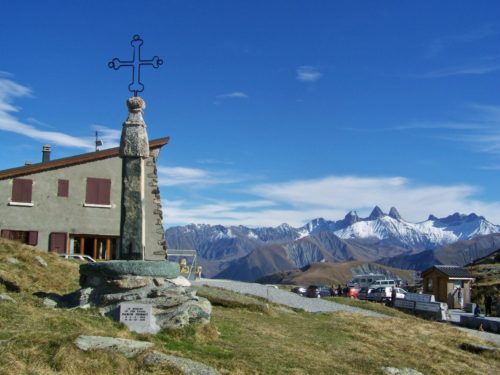 [Randonnée géologique autour du refuge de l’Etendard.]Col_de_la_Croix_de_Fer_(Savoie)