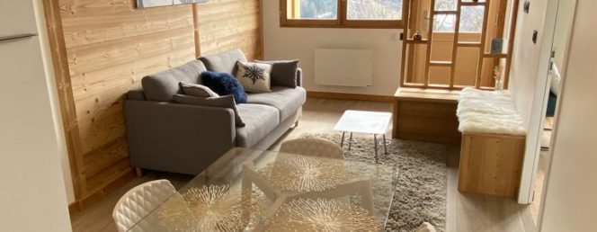 [Appartement Le Terrier]salon-768×641 (1)