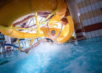 Piscine de Vaujany et son grand toboggan