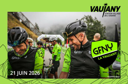 Visuel GFNY La Vaujany : ambiance, coureurs souriants au ravitaillement