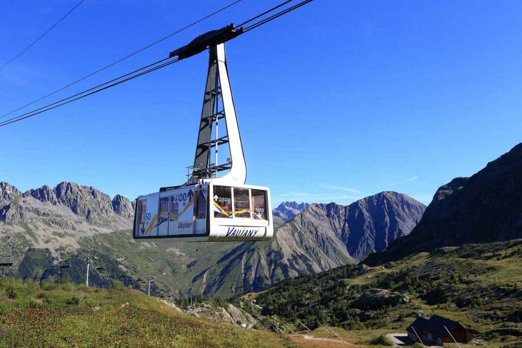 Cabine du Téléphérique Vaujany Alpette l'été