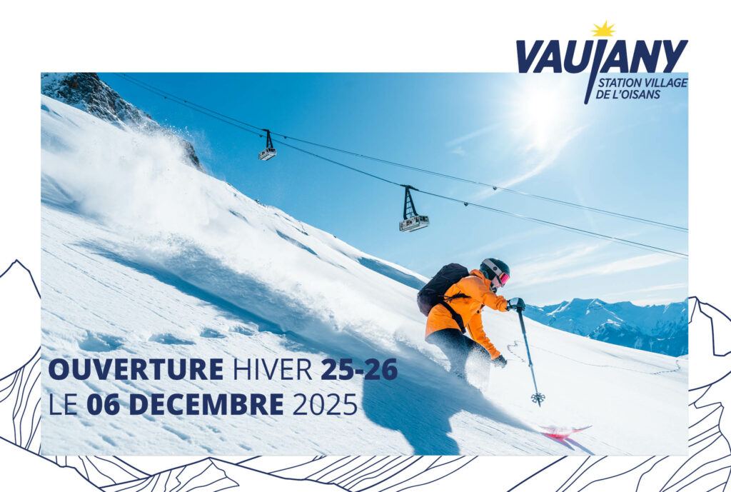 Ouverture du domaine hiver 2025-2026 : skieur dans neige fraiche avec cabines du téléphérique en arrière plan